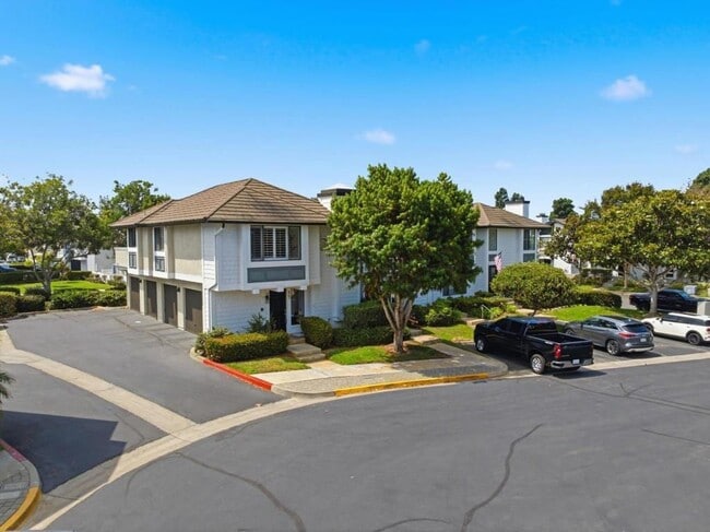 Building Photo - 867 Hollyhock Ct