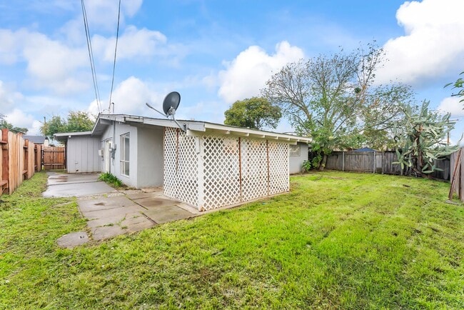 Building Photo - 6404 Stoneman Dr