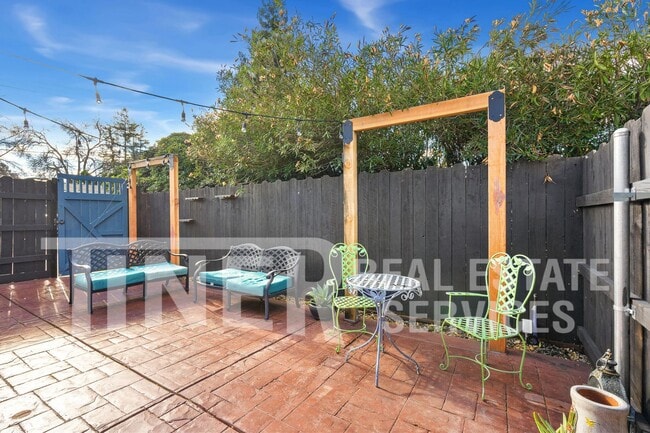 Building Photo - 7775 Dow Ave