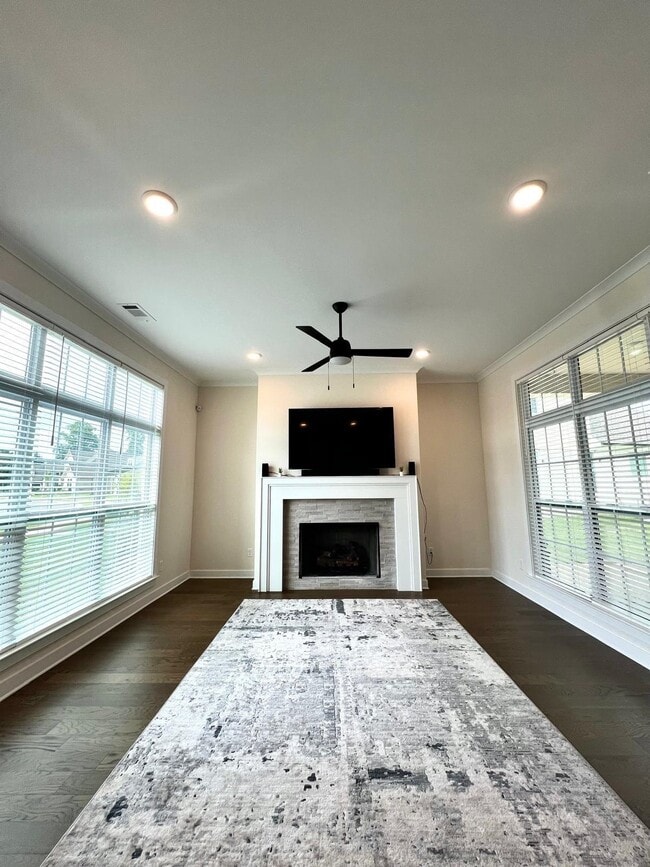 Building Photo - 4826 Annabell Cir S
