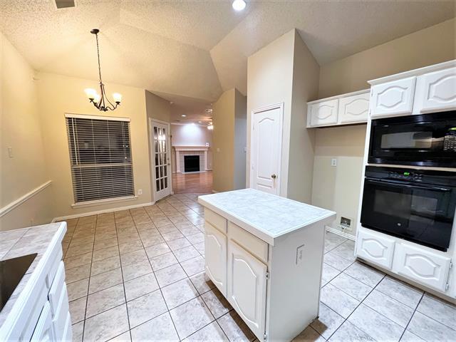 Building Photo - 705 Pine Lakes Dr