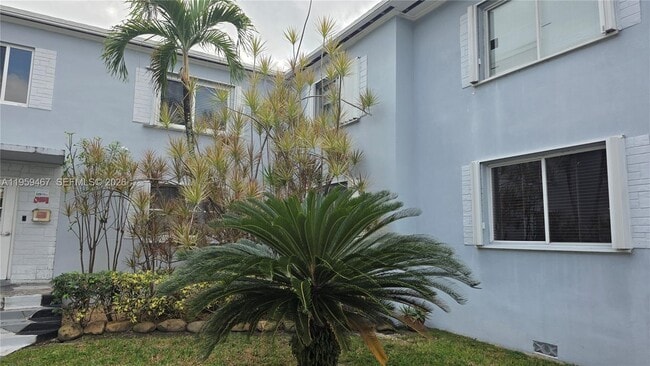 Building Photo - 530 SW 10th St