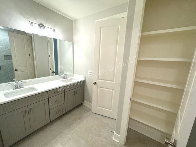 Building Photo - 3BD/3BA FOR RENT IN THE RESERVE