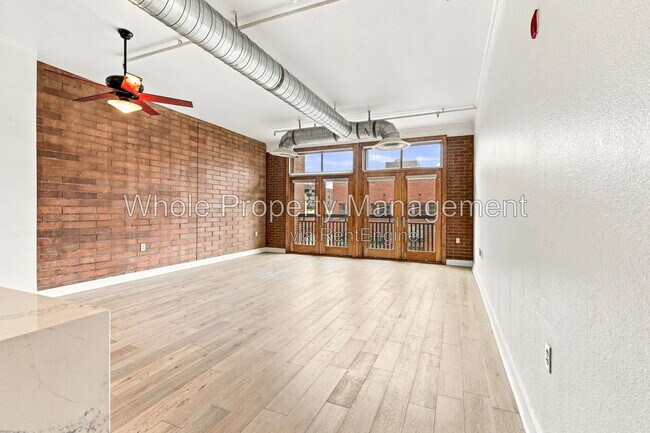 Building Photo - 2245 Blake St