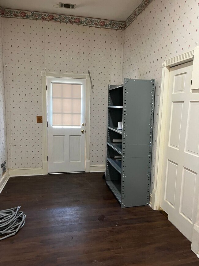 Building Photo - Open House Available 1/30/26 @5:30PM Until 6PM Charming 3-Bedroom Home with Multiple Fireplaces i...