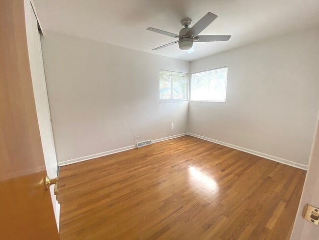 Building Photo - 517 Prairie Ave
