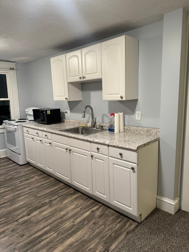 Building Photo - 950 Wyoming Ave