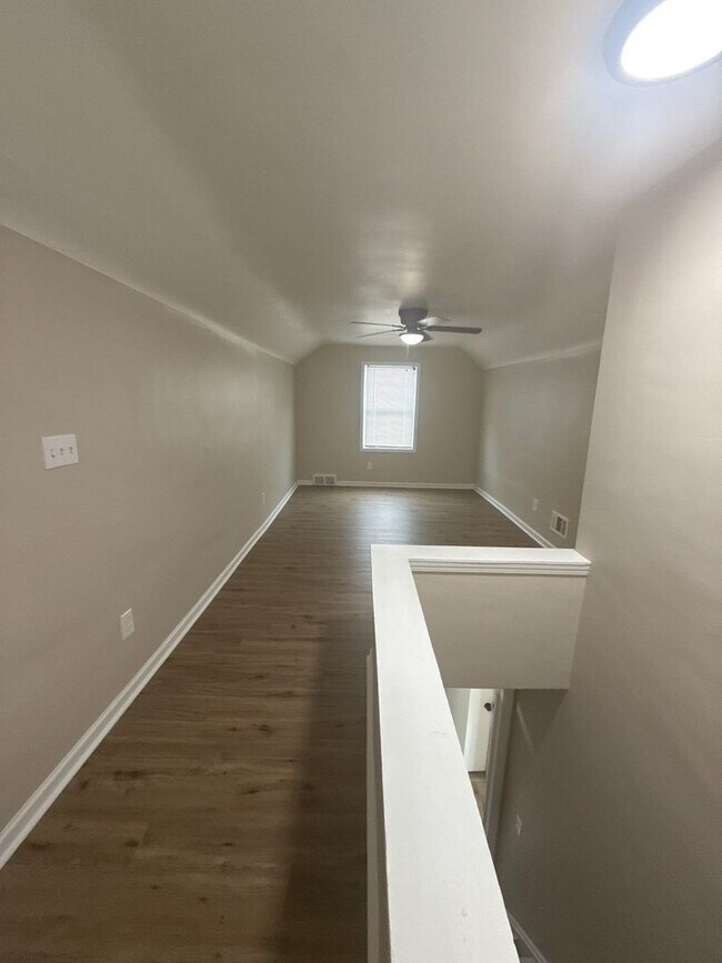 Building Photo - Freshly Renovated 3-Bedroom Home – Quality...