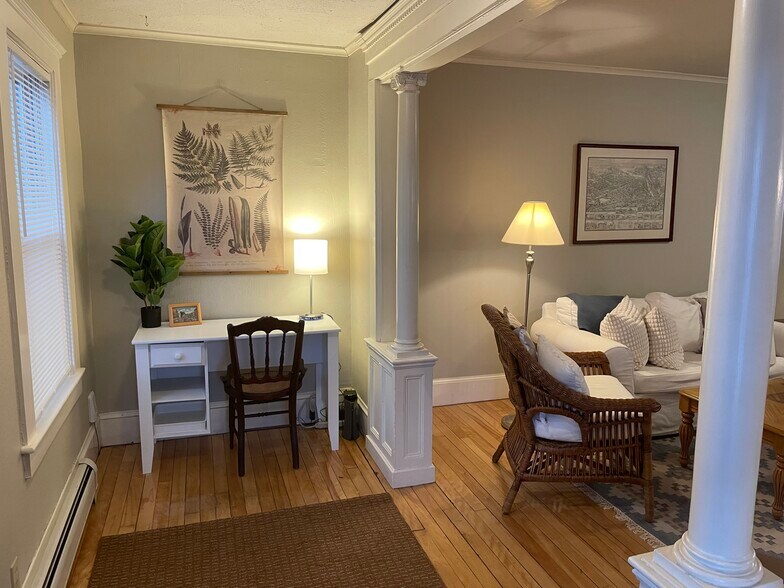 Building Photo - 4 Belmont St