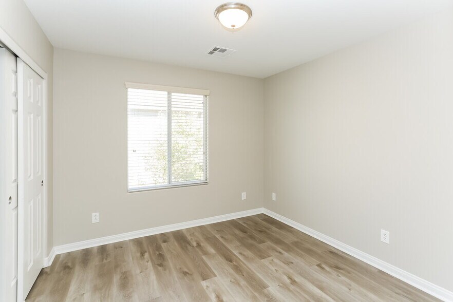Building Photo - 8562 N Golden Idol Ct