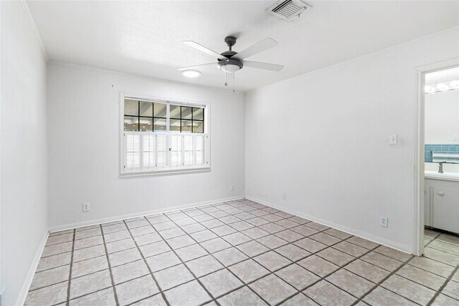 Building Photo - 730 N Sarah Jo St