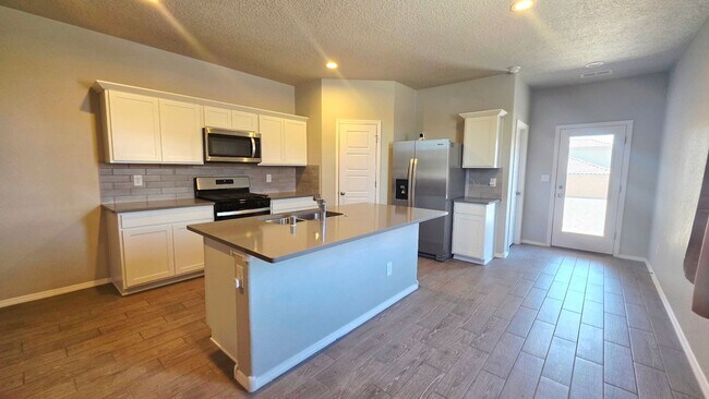 Building Photo - 748 Amatista Lp SE