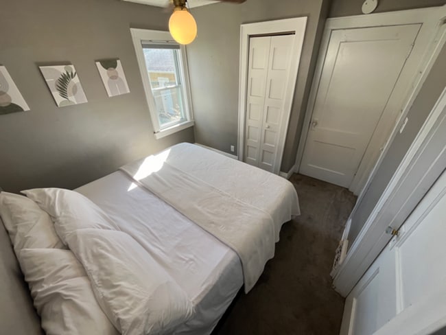 Building Photo - 334 N 60th St