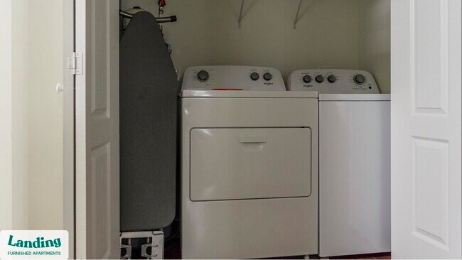 Building Photo - 901 Kelly Green Ln