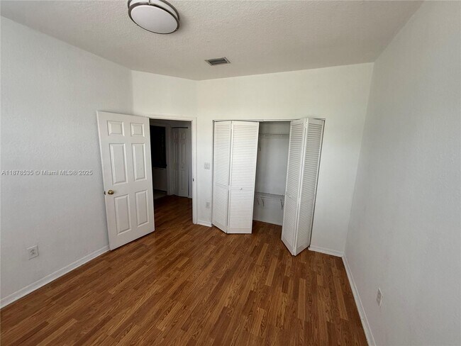 Building Photo - 5620 NW 114th Path