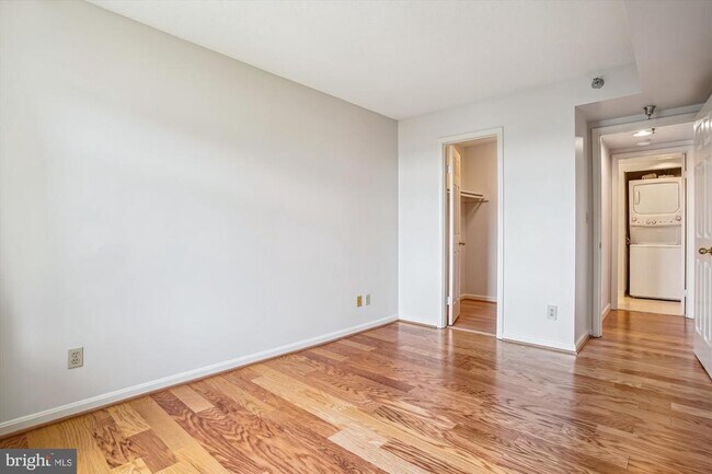 Building Photo - 2400 Clarendon Blvd