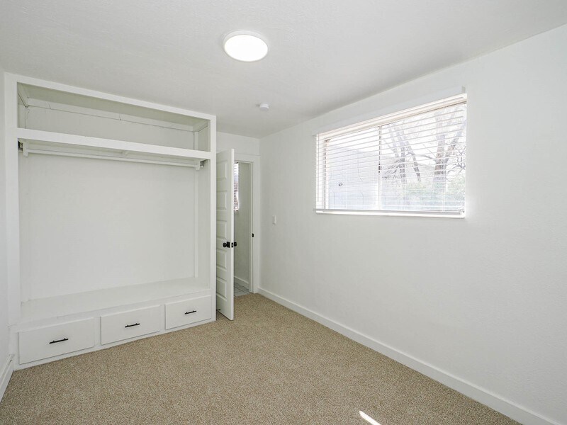 Building Photo - 843 Emeril Ave