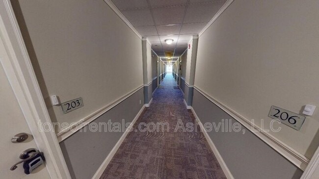 Building Photo - 125 S Lexington Ave