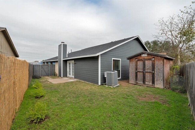Building Photo - 3605 Leafield Dr