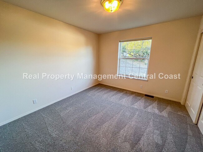 Building Photo - 1790 Martingale Ave