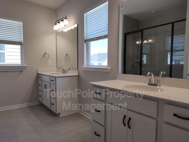 Building Photo - 5821 Wentwood Ct