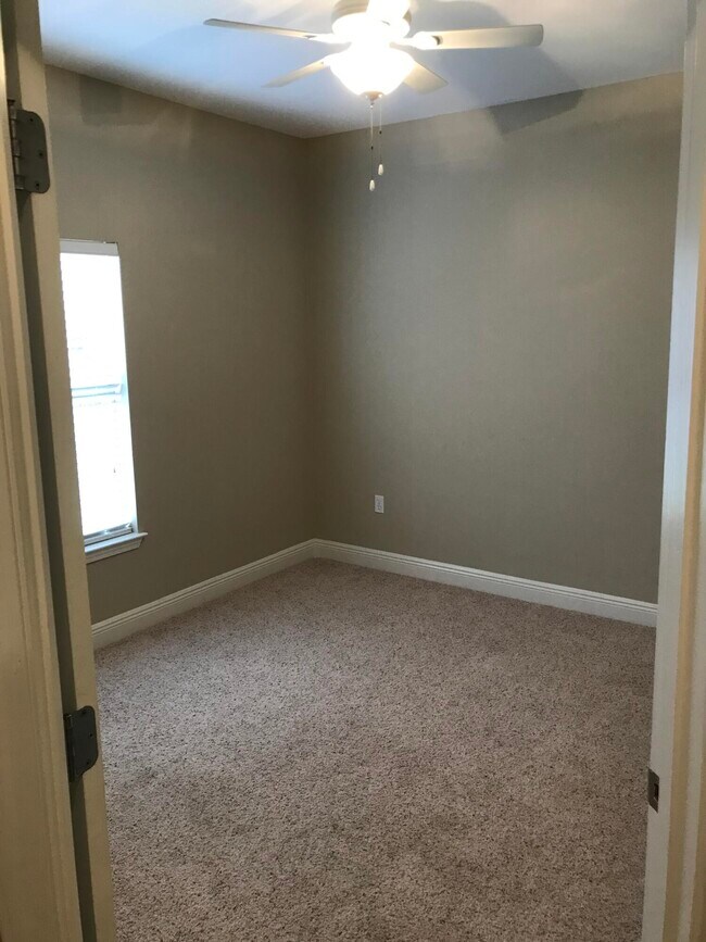 Building Photo - 24 Mozart Ln