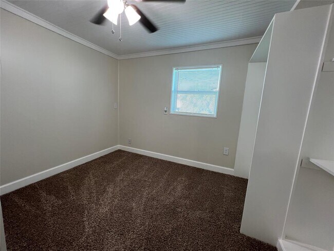 Building Photo - 414 Murex St