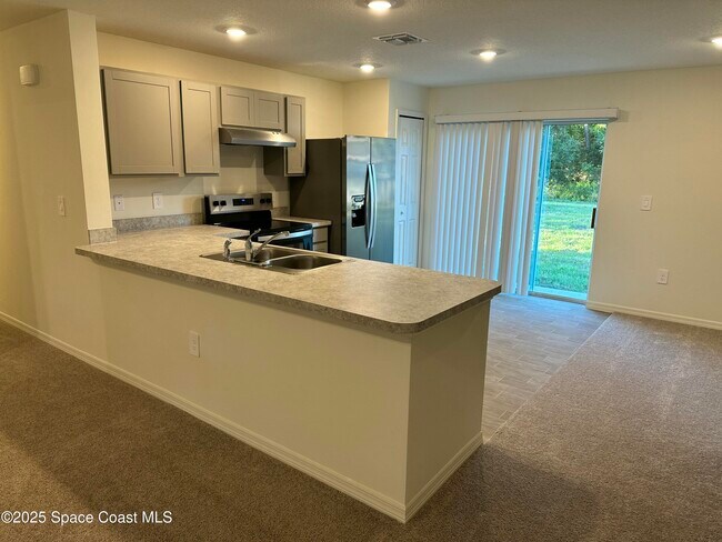 Building Photo - 1337 Wade St SE