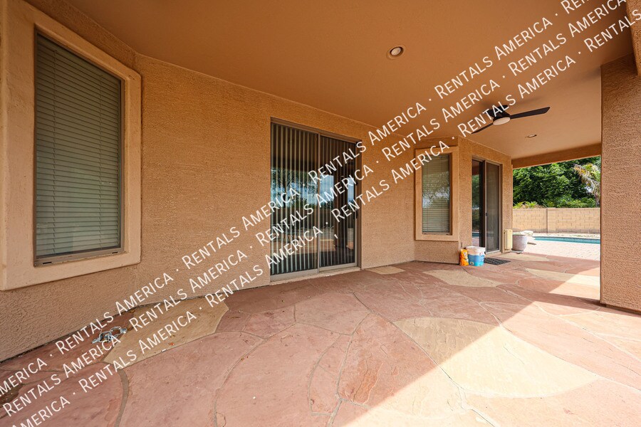 Building Photo - 21401 E Calle de Flores