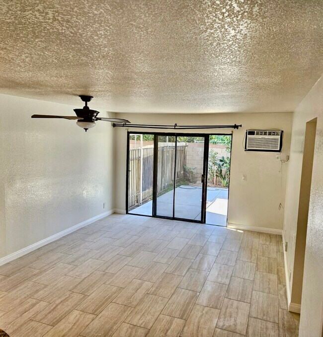 Living Room - 2118 Obarr Pl