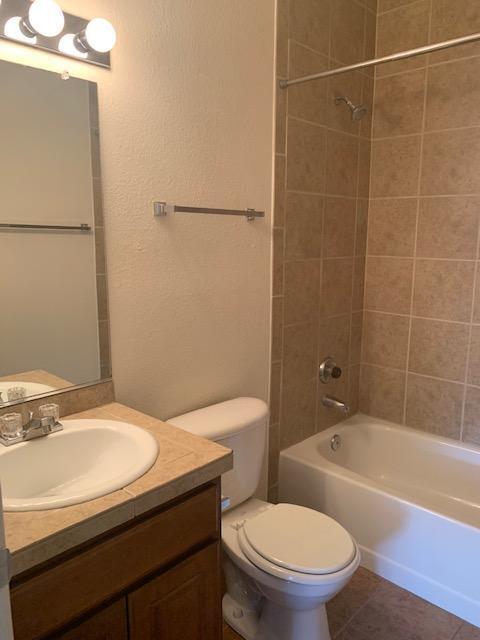 Building Photo - Apartment for rent