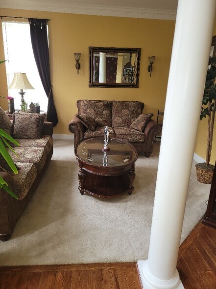 Building Photo - 8603 Dorian Ln