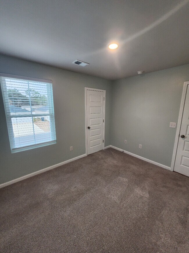 Building Photo - 1556 Swing Bridge Way