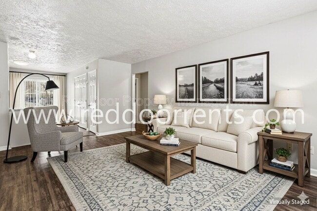 Building Photo - 231 Lark Dr