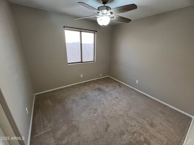 Building Photo - 13709 W Cottonwood St