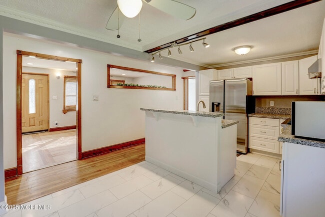 Building Photo - 146 Millhurst Rd