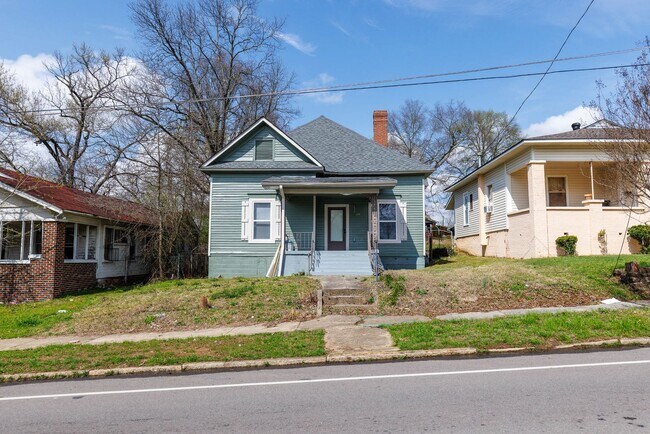 Building Photo - 3 Bedroom, 2 Bath in North Pratt