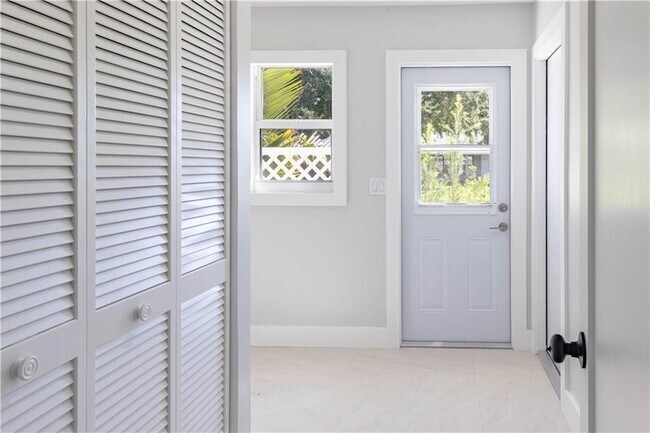 Building Photo - 5740 36th Pl