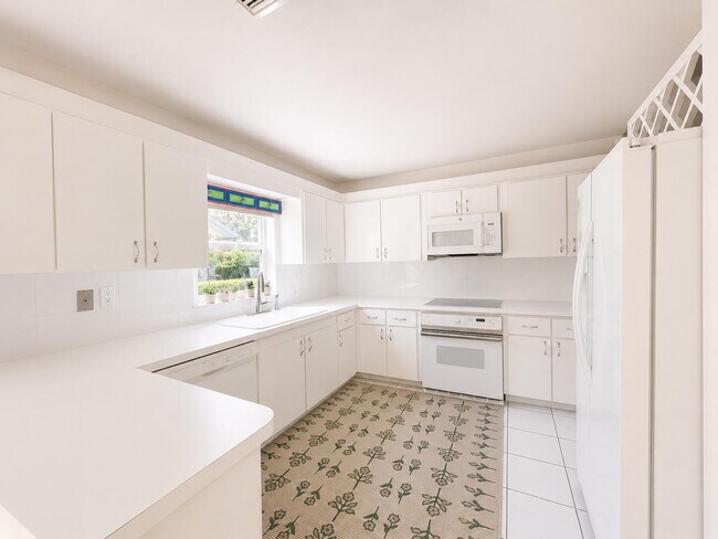 Building Photo - 7758 Cloverfield Cir