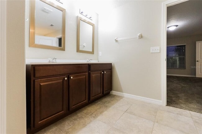 Building Photo - 10121 Crested Fringe Dr