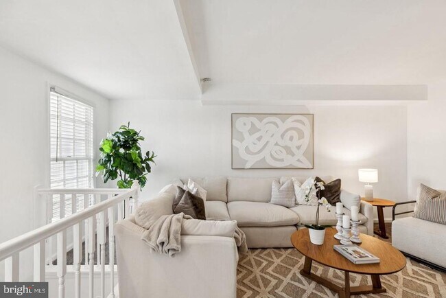 Primary Photo - 218 Rector St