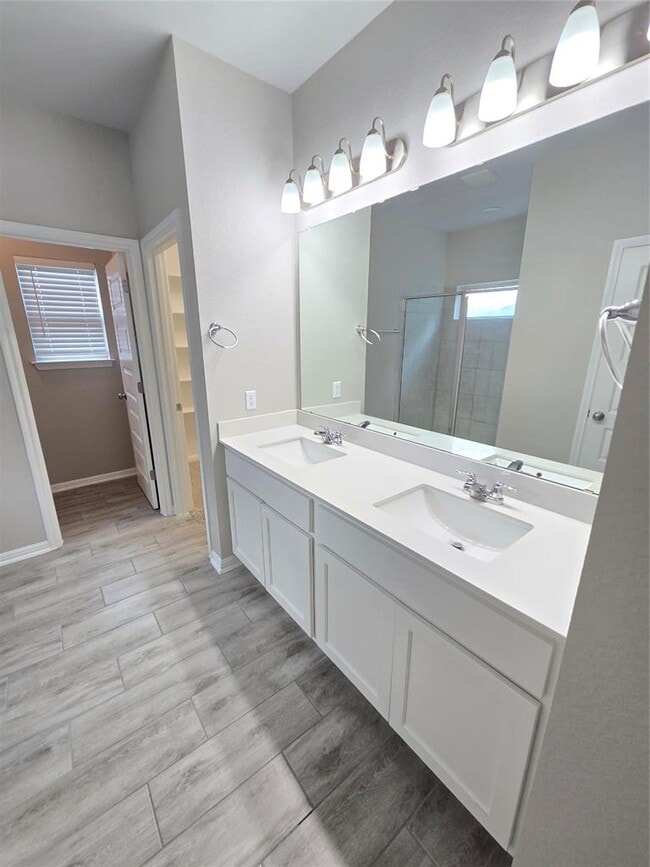 Building Photo - 2208 Limestone Lake Dr