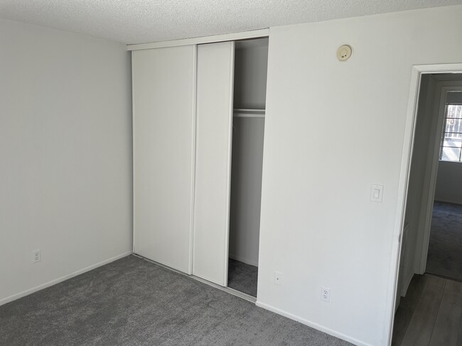 Guest bedroom sliding closet - 18071 Beneda Ln