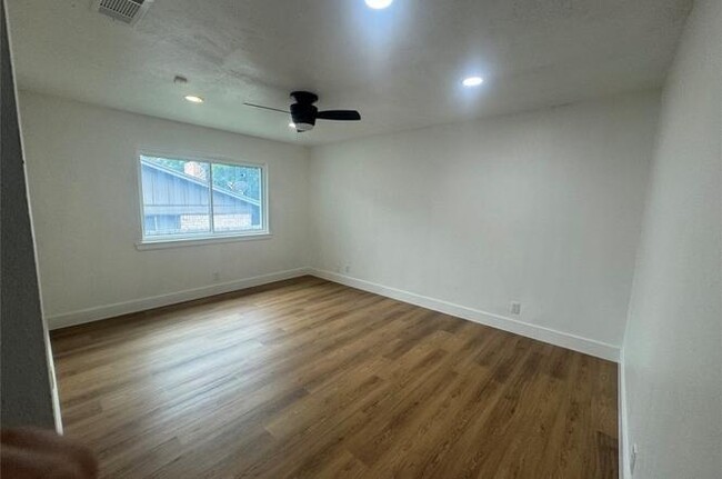 Building Photo - 9412 Quail Meadow Dr