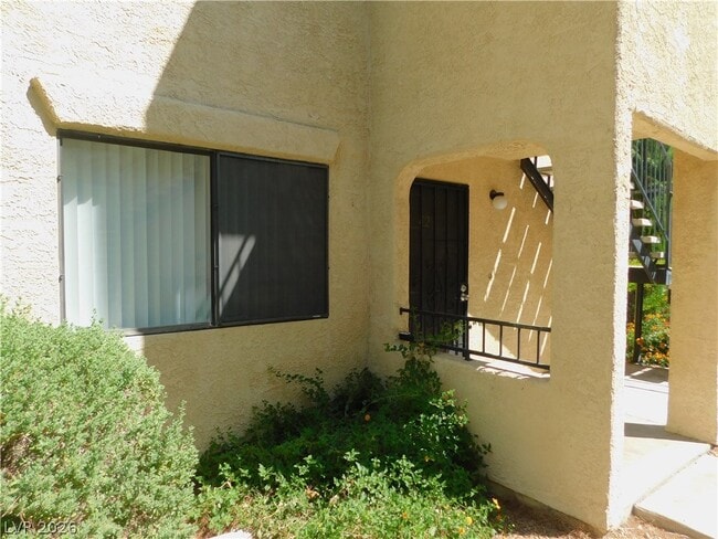 Building Photo - 601 Cabrillo Cir