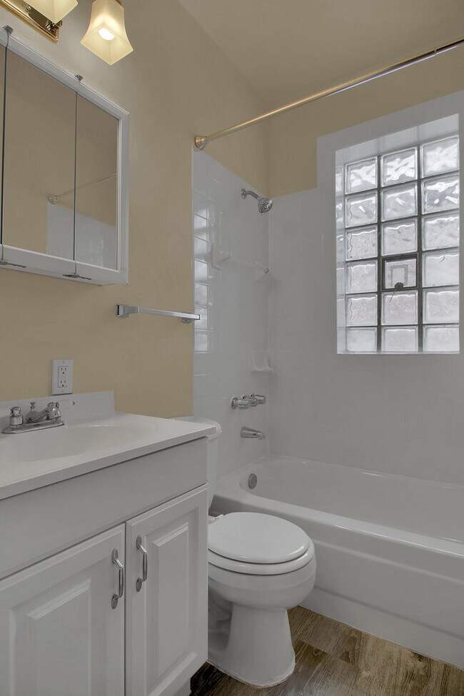 Building Photo - (233) 7729-31 Gissler Ave