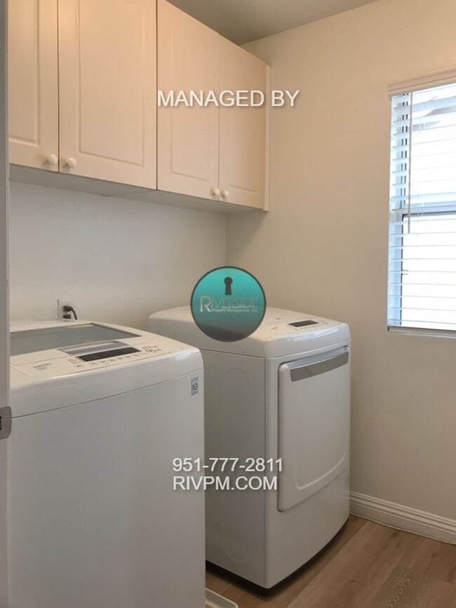 Building Photo - Beautiful 4-Bedroom Home with Pool & Garde...