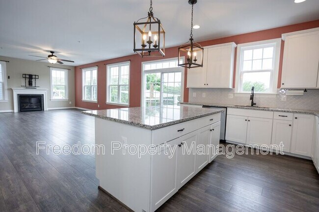Building Photo - 2425 Morgans Point Dr