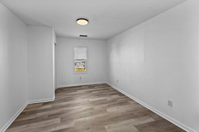 Building Photo - 1615 Cecil Ave