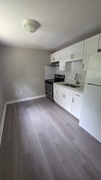 Building Photo - 101 S Forest St